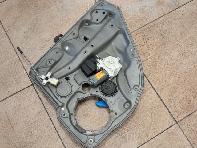 bontott VW BORA Jobb hátsó Ablakemelő Szerkezet (Elektromos)