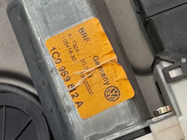 bontott VW BORA Jobb hátsó Ablakemelő Szerkezet (Elektromos)