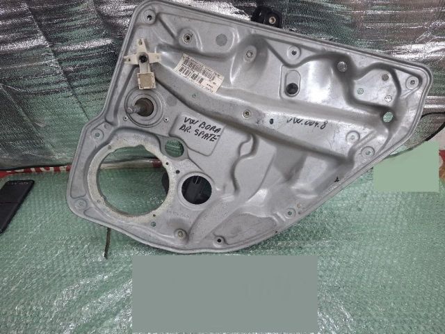 bontott VW BORA Jobb hátsó Ablakemelő Szerkezet (Mechanikus)