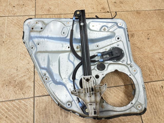 bontott VW BORA Jobb hátsó Ablakemelő Szerkezet (Mechanikus)