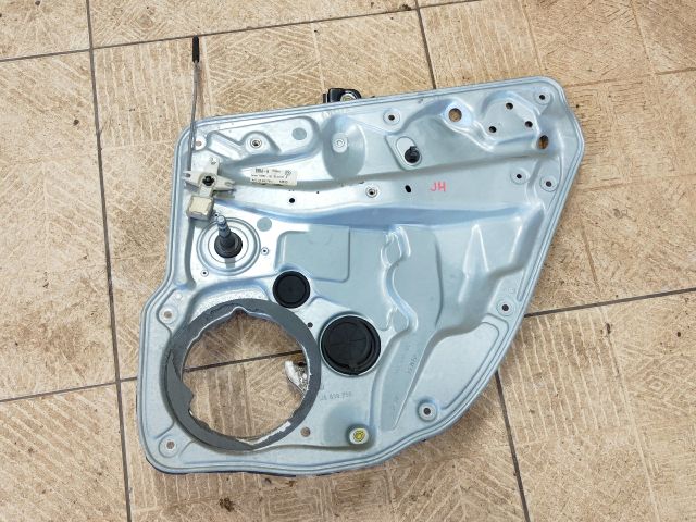 bontott VW BORA Jobb hátsó Ablakemelő Szerkezet (Mechanikus)