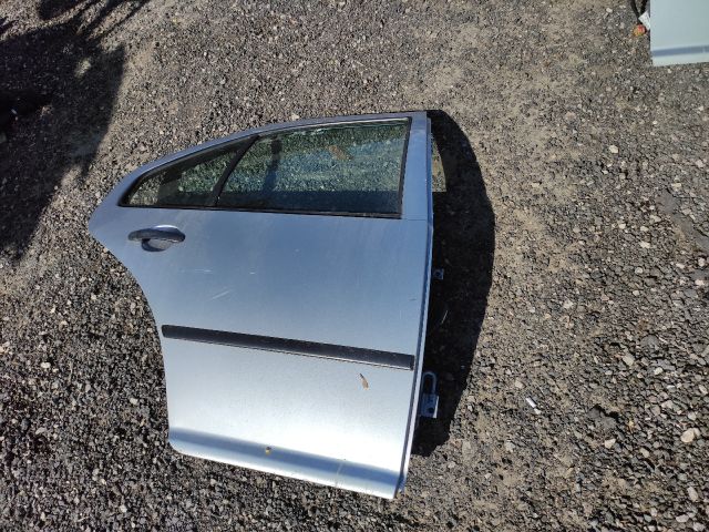 bontott VW BORA Jobb hátsó Ajtó (Részeivel)