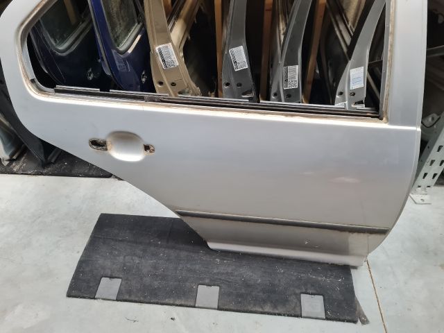 bontott VW BORA Jobb hátsó Ajtó (Üres lemez)