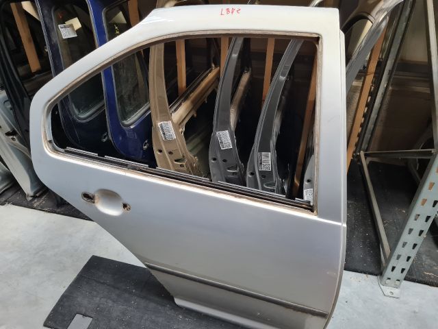 bontott VW BORA Jobb hátsó Ajtó (Üres lemez)