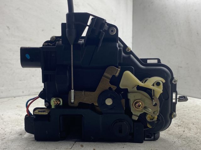 bontott VW BORA Jobb hátsó Ajtózár