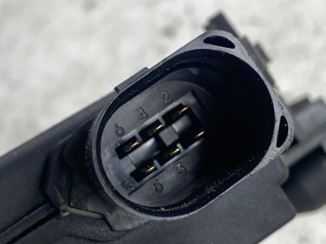 bontott VW BORA Jobb hátsó Ajtózár