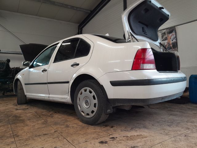 bontott VW BORA Jobb hátsó Belső Küszöb Burkolat