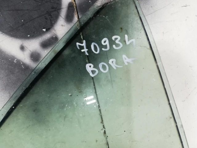 bontott VW BORA Jobb hátsó Fixüveg (Ajtóban)