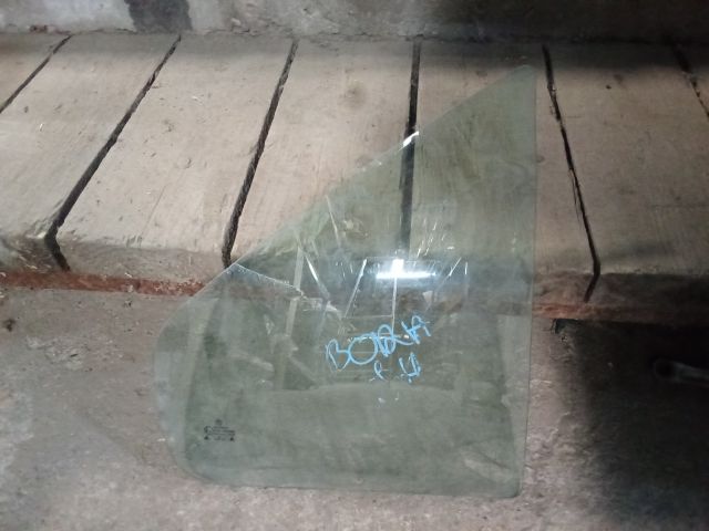 bontott VW BORA Jobb hátsó Fixüveg (Ajtóban)