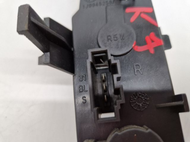 bontott VW BORA Jobb Hátsó Lámpa Foglalat