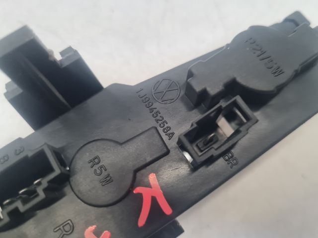 bontott VW BORA Jobb Hátsó Lámpa Foglalat