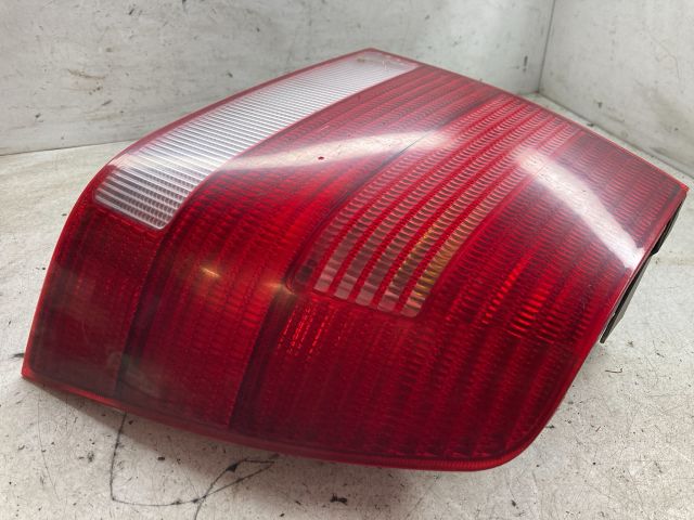 bontott VW BORA Jobb Hátsó Lámpa