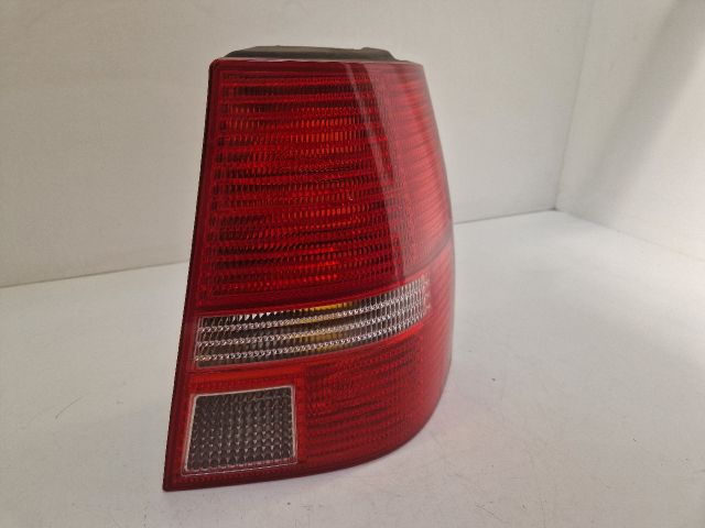 bontott VW BORA Jobb Hátsó Lámpa