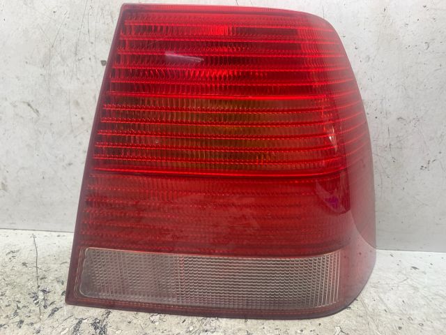 bontott VW BORA Jobb Hátsó Lámpa