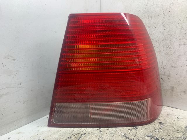 bontott VW BORA Jobb Hátsó Lámpa