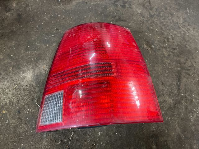 bontott VW BORA Jobb Hátsó Lámpa