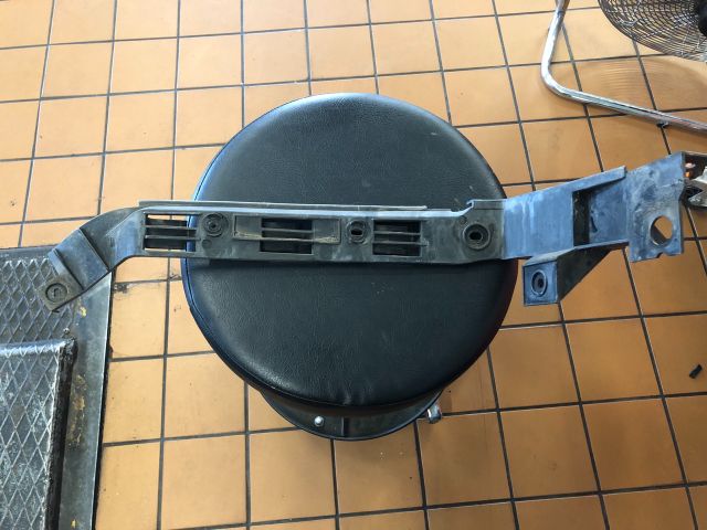 bontott VW BORA Jobb hátsó Lökhárító Tartó (Műanyag)