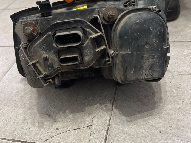 bontott VW BORA Jobb Xenon Fényszóró
