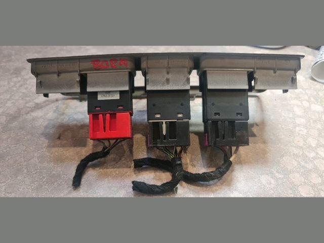 bontott VW BORA Középkonzol Keret