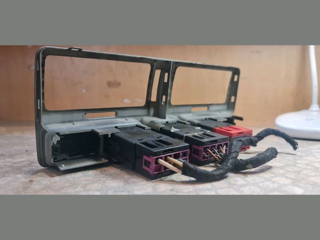 bontott VW BORA Középkonzol Keret