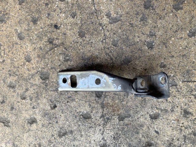 bontott VW BORA Motorháztető Bal Zsanér