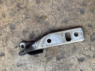 bontott VW BORA Motorháztető Jobb Zsanér