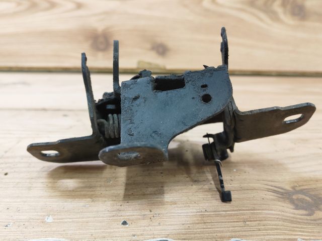 bontott VW BORA Motorháztető Zárszerkezet