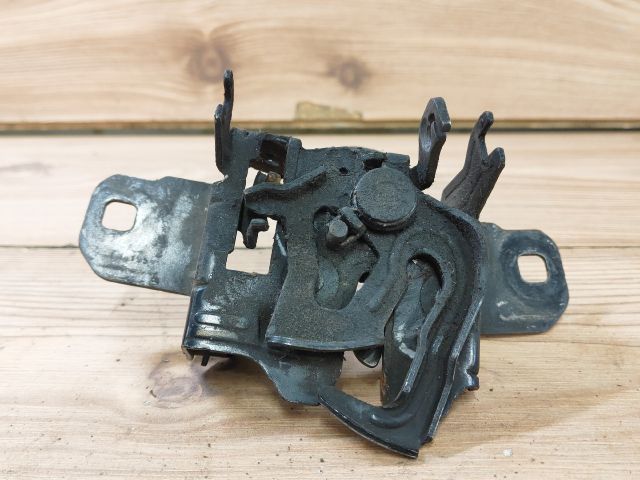 bontott VW BORA Motorháztető Zárszerkezet