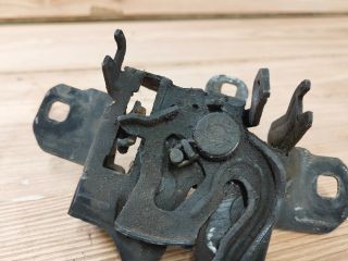 bontott VW BORA Motorháztető Zárszerkezet