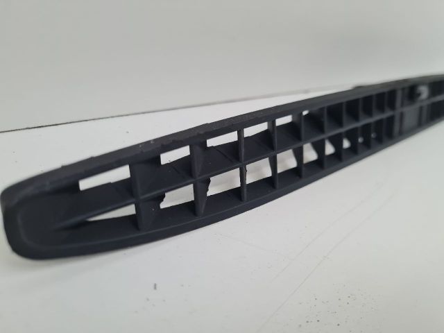 bontott VW BORA Szélvédő Alatti Műanyag Elem