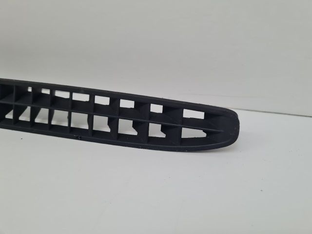 bontott VW BORA Szélvédő Alatti Műanyag Elem