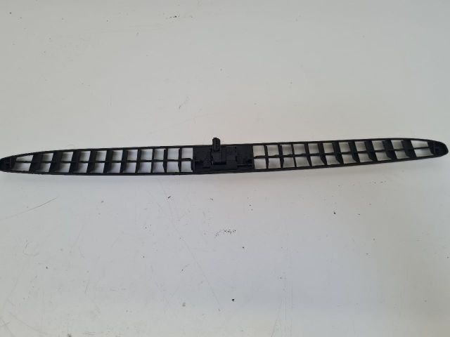 bontott VW BORA Szélvédő Alatti Műanyag Elem