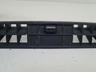 bontott VW BORA Szélvédő Alatti Műanyag Elem