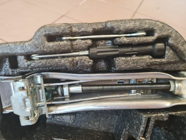 bontott VW BORA Szerszámkészlet