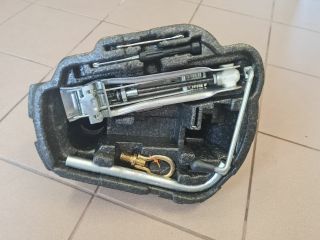 bontott VW BORA Szerszámkészlet