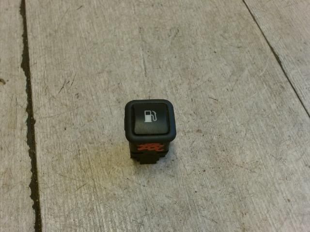 bontott VW BORA Tankajtó Nyitó Kar / Gomb