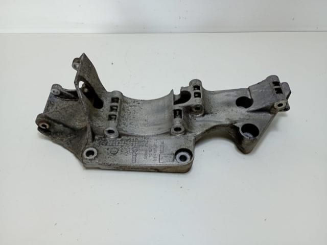 bontott VW BORA Tartó Bak