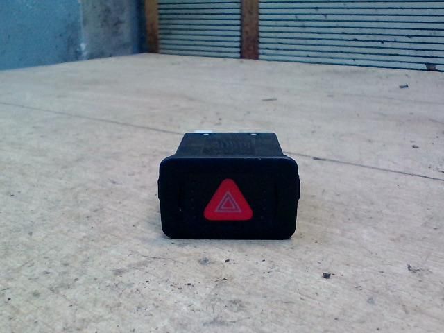 bontott VW BORA Vészvillogó Kapcsoló