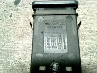 bontott VW BORA Vészvillogó Kapcsoló