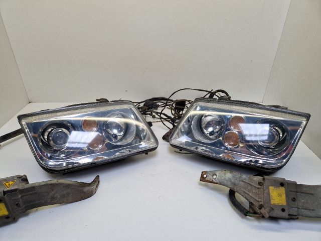 bontott VW BORA Xenon Fényszóró Pár