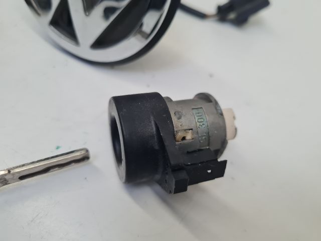 bontott VW BORA Zárbetét Szett