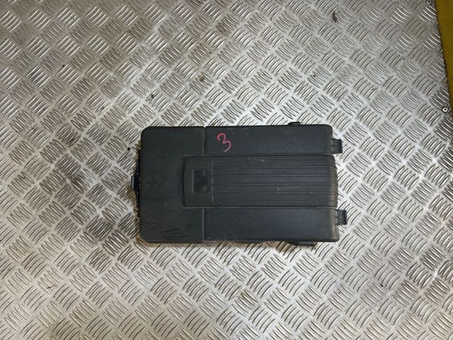 bontott VW CADDY Akkumulátor Fedél