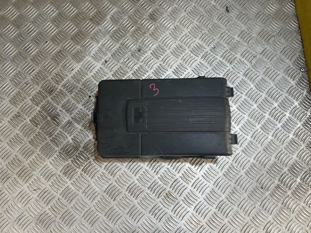 bontott VW CADDY Akkumulátor Fedél