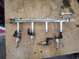 bontott VW CADDY Porlasztó Sor / Híd