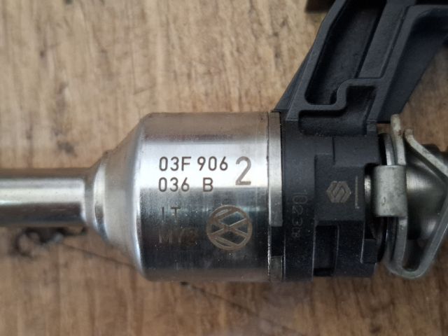 bontott VW CADDY Porlasztó Sor / Híd