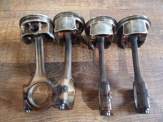 bontott VW CADDY Dugattyú és Hajtókar