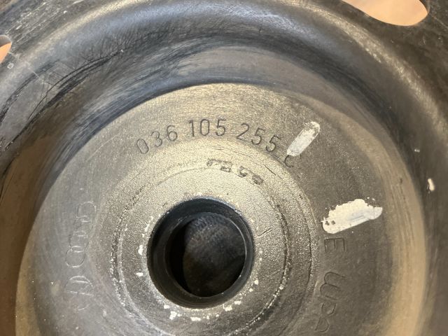 bontott VW CADDY Főtengely Szíjtárcsa