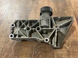 bontott VW CADDY Generátor Tartó Bak