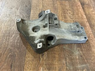 bontott VW CADDY Generátor Tartó Bak