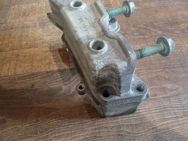 bontott VW CADDY Motor Tartó Bak (Fém)